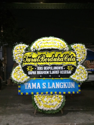 Papan Bunga Duka di Maleber