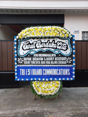 Papan Bunga Duka di Maleber